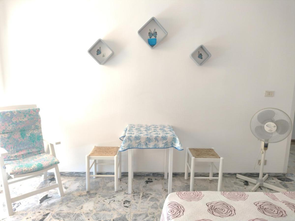 Casa Fronte Mare Apartment เวนติมิญา ภายนอก รูปภาพ