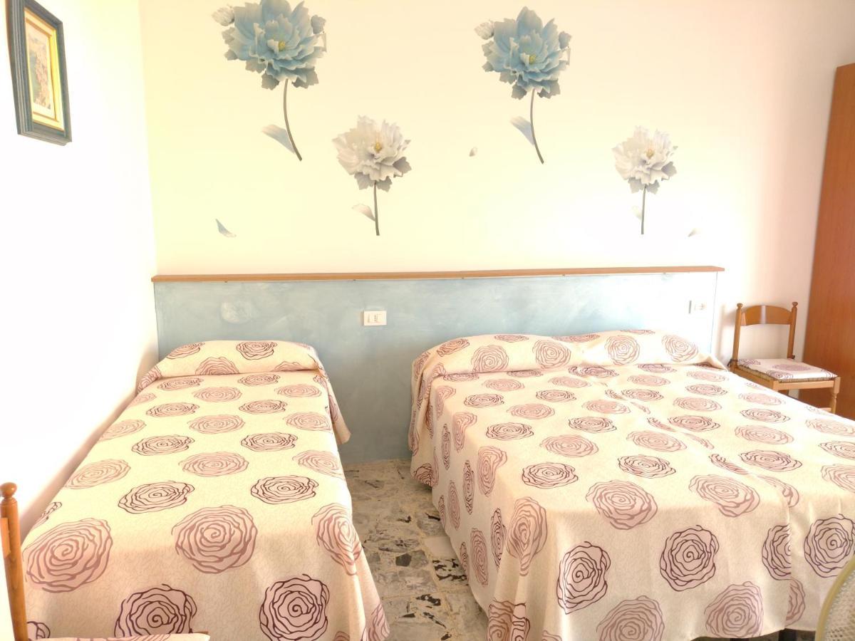 Casa Fronte Mare Apartment เวนติมิญา ภายนอก รูปภาพ