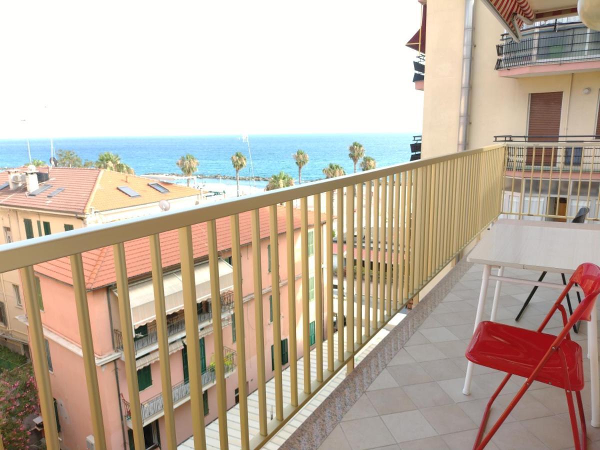 Casa Fronte Mare Apartment เวนติมิญา ภายนอก รูปภาพ