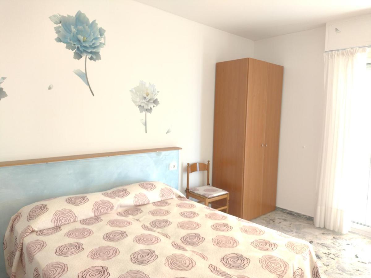 Casa Fronte Mare Apartment เวนติมิญา ภายนอก รูปภาพ